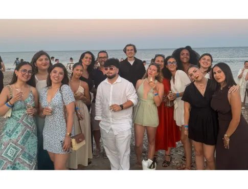Clap de fin en beauté pour nos étudiants dans une paillote ! 
