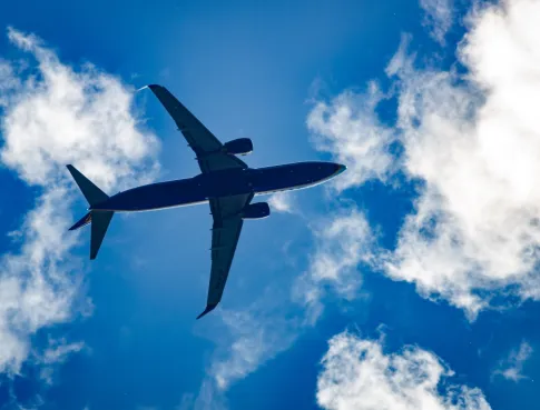 Devenir hôtesse de l’air avec Tunon Tours 