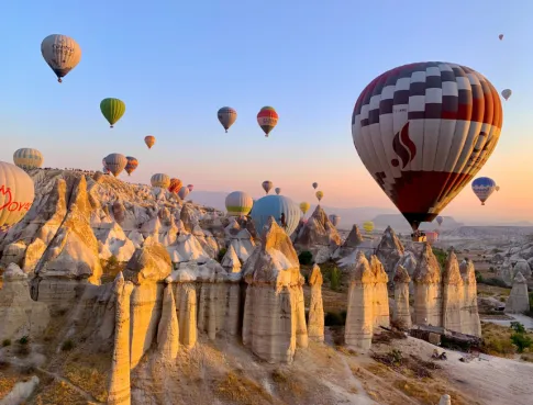 Former les talents du voyage : l’excellence au service du tourisme