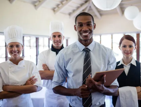 LES 5 COMPETENCES INDISPENSABLES POUR TRAVAILLER DANS UN HOTEL DE LUXE