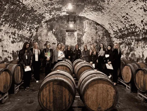  Découvre l’envers du décor des plus grandes marques de prestige