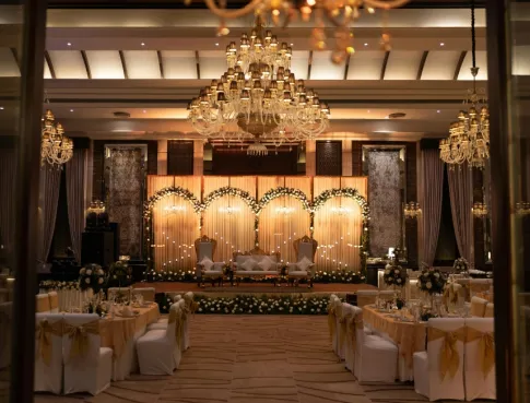 Découvrir un univers où audace et raffinement vont de pair