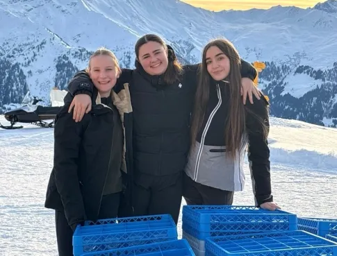 Immersion terrain : 3 &eacute;tudiantes au c&oelig;ur de l'action &agrave; Gen&egrave;ve