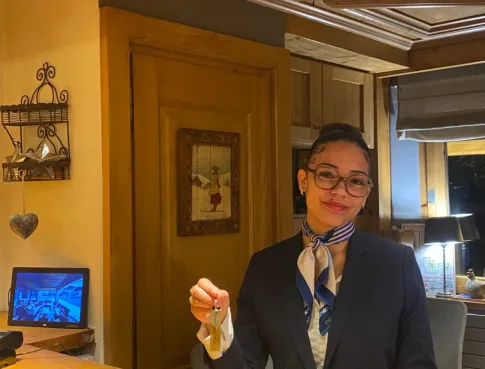 Apr&egrave;s le Bac, Vivez l&rsquo;Hospitalit&eacute; de l&rsquo;Int&eacute;rieur : Le Parcours d&rsquo;une &Eacute;tudiante Tunon &agrave; Meg&egrave;ve 