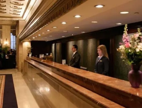 Management h&ocirc;telier : pourquoi un Bac+5 fait la diff&eacute;rence sur le march&eacute; du travail ?