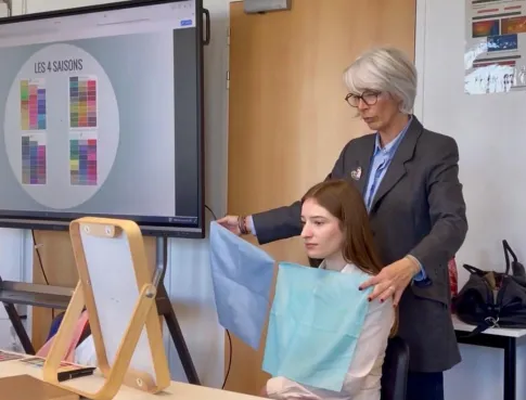 Morphologie, couleurs et style : Madame Amiand conseille nos &eacute;tudiants en Bachelor