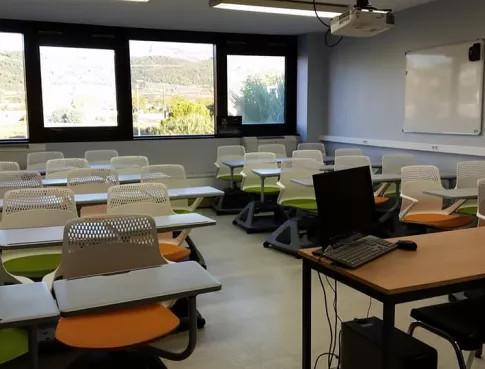 Nouveau mobilier pour notre école niçoise