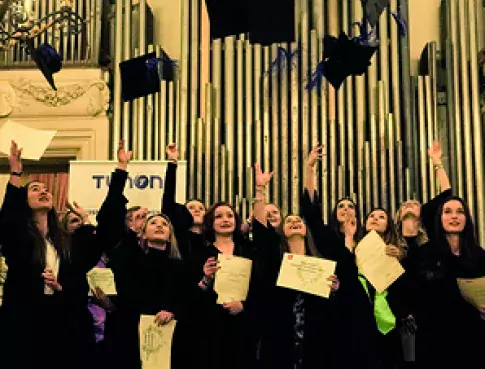 L'École met en avant ses jeunes diplômés
