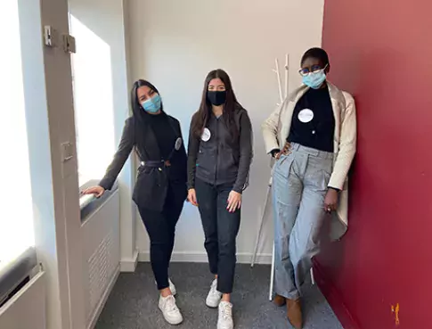 Nos étudiantes en stage chez Stoorist
