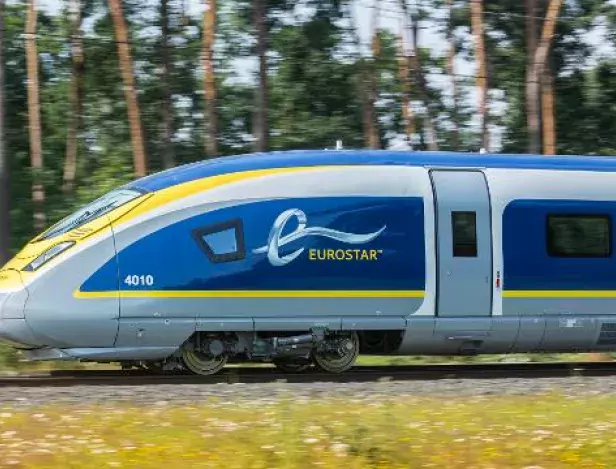 eurostar-a-eurostar-train-in-motion-photo-nathan-gallagher-image-courtesy-of-eurostar-5ca4dae432a3d2fa960dddbd05755b6a
