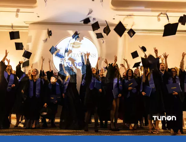 Tunon-67-graduation23-09