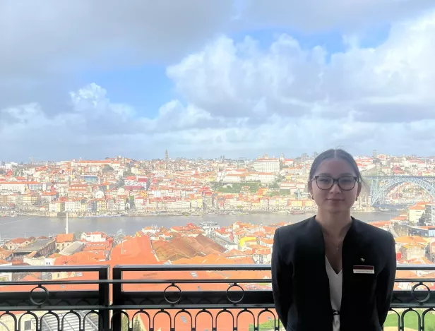 ELISA-HOTELLERIE-PORTO-TOULOUSE-1