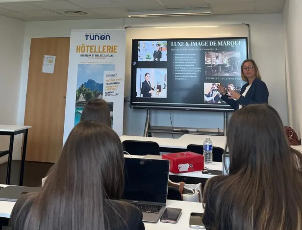 ECOLE-TUNON-NANTES--FORMATION-HOTELLERIE