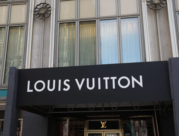 bachelor-luxe-formation-alternance-flagship-paris