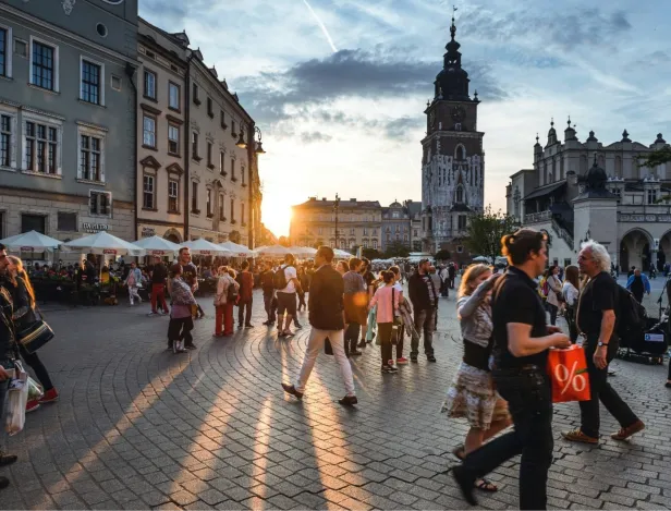 choisir-une-formation-tournee-vers-les-metiers-du-tourisme-a-l-ecole-tunon-rennes